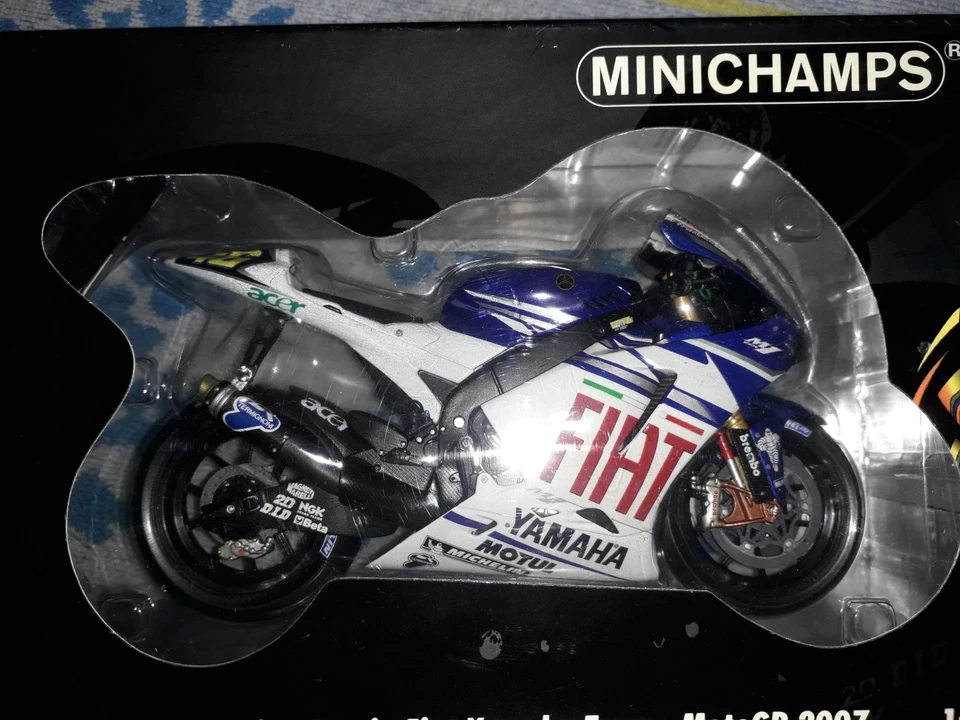 YAMAHA YZR M1 VALENTINO ROSSI TEAM MOTO GP 2007 1/12 MINICHAMPS - Photo 3/4