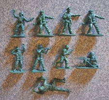 Vintage 1960s Lot of 9 2" Green Army Men Toy Soldiers