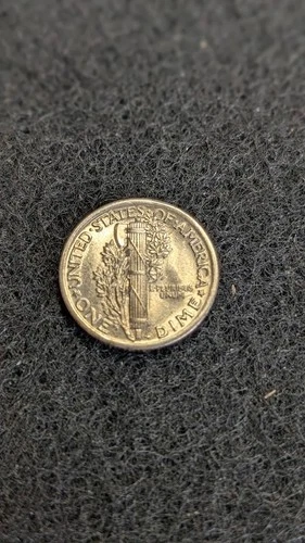 1917 P SILVER MERCURY DIME * TAKE A LOOK * UNCIRCULATED