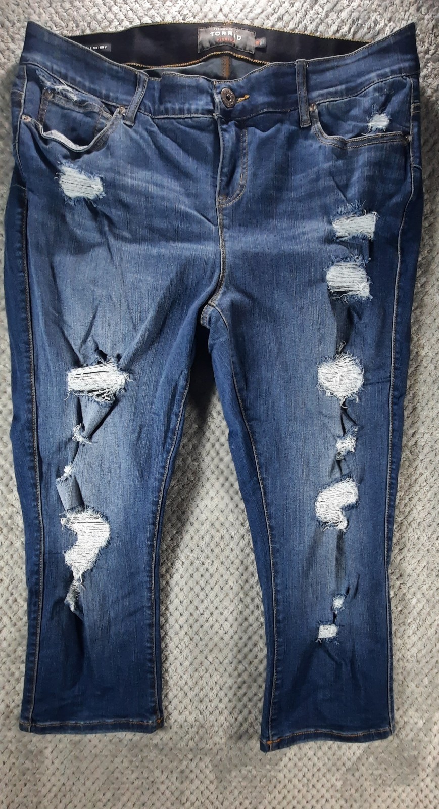 Torrid Los Angeles Bombshell Skinny Distressed Stretch Dark Wash Size 18 Jeans