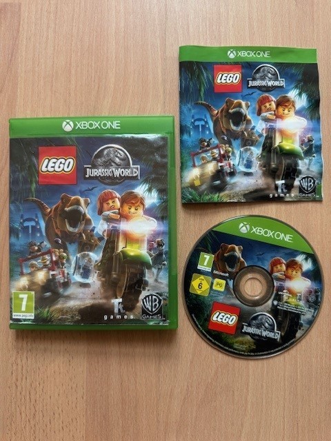 Lego Jurassic World Game XBOX One - Very Good Condition