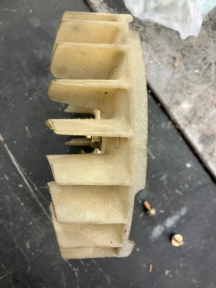 Ventilador Yamaha Enticer ET 400 1990 8G8-12611-01-00 RW5799 Foto 3 de 3