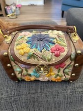Vintage Floral Raffia Woven Straw Purse Handbag with Wood Trim 1960 s
