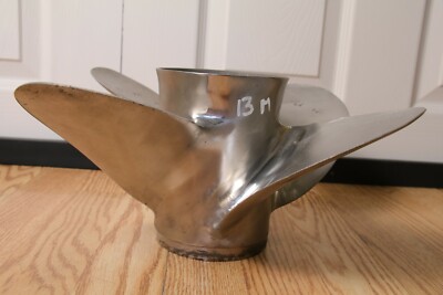 15 1/2'' x 13P Stainless Steel prop - RH - 4.25'' Gearcase 15 Spline Mercury