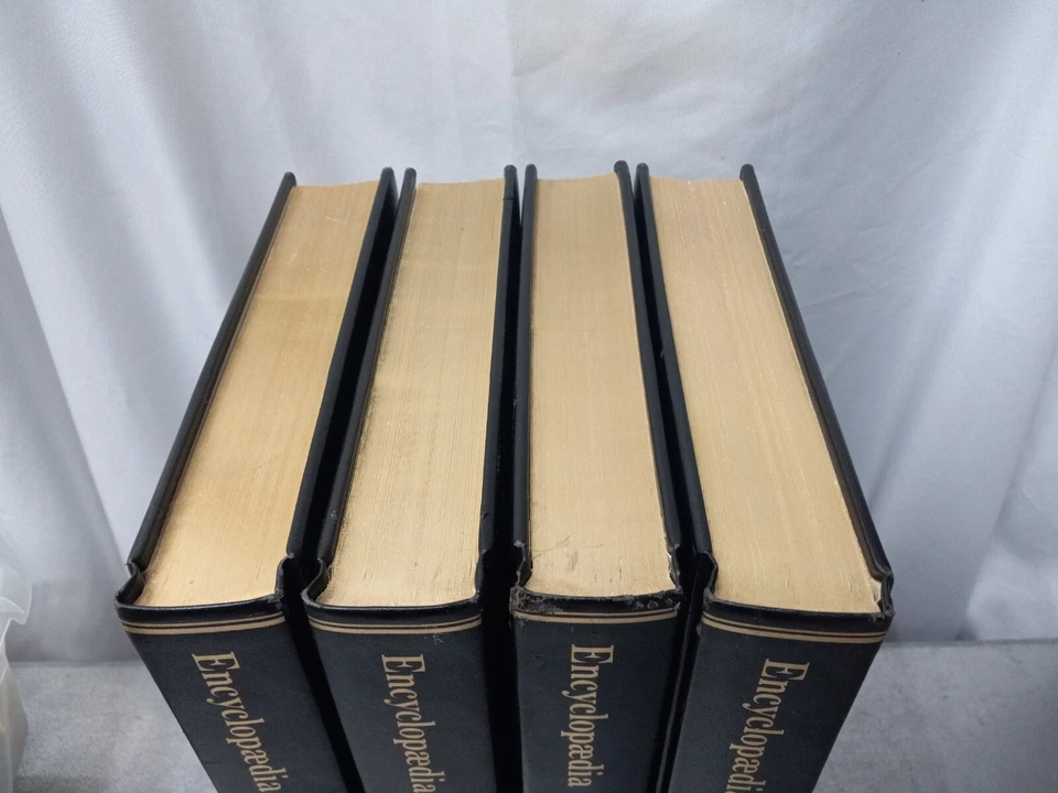 Encyclopaedia Britannica Micropaedia Ready Reference And Index 15-е издание 1982 Лот - Изображение 3 из 3