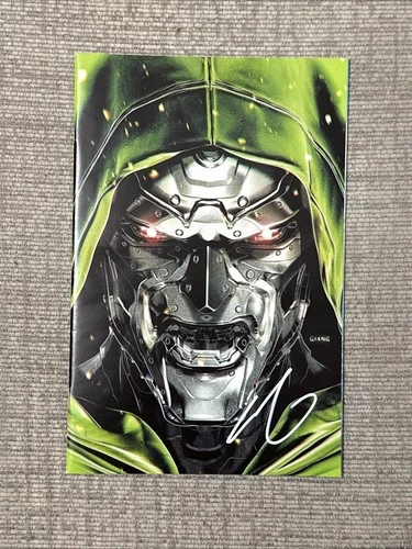 The Amazing Spider-Man #61 C2E2 LTD Variant Edition Signed John Giang Dr Doom NM