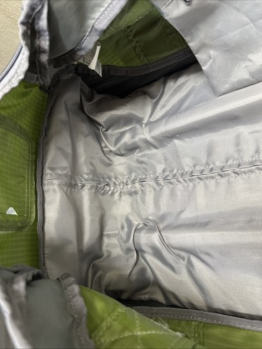 Eddie Bauer GATE 21 Rolling Hard Bottom Duffel Bag Suitcase Extend Handle Green - Picture 8 of 11
