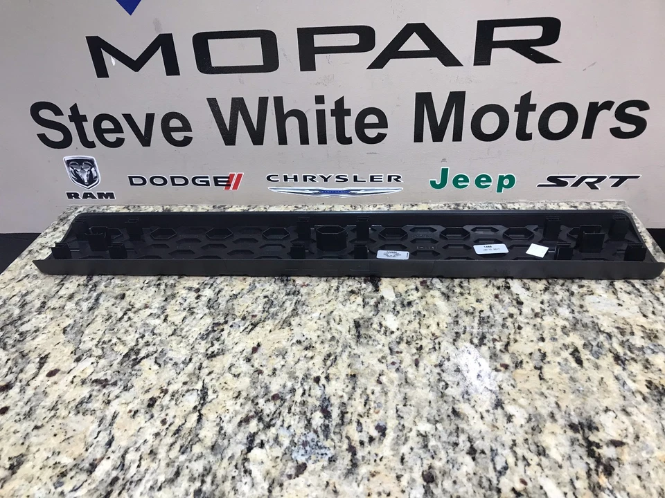 Dodge Ram 09-17 nuevo repuesto de fábrica almohadilla de escalón lateral negra Mopar de fábrica 4 piezas Foto 3 de 4