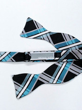 3754 ) MICHAEL KORS MEN'S BOW TIE 100% SILK MADE IN USA