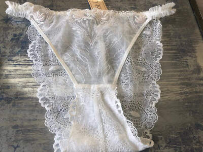 LISE CHARMEL SLIP NACRE MODELE «  LOVE TOUJOURS » NF ETQ T4