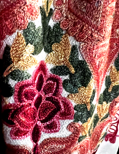 Kashmiri Stoles 100% Pure Embroidered Florals Ivory/Reds Pinks Orange Grn Fringe - Picture 7 of 10