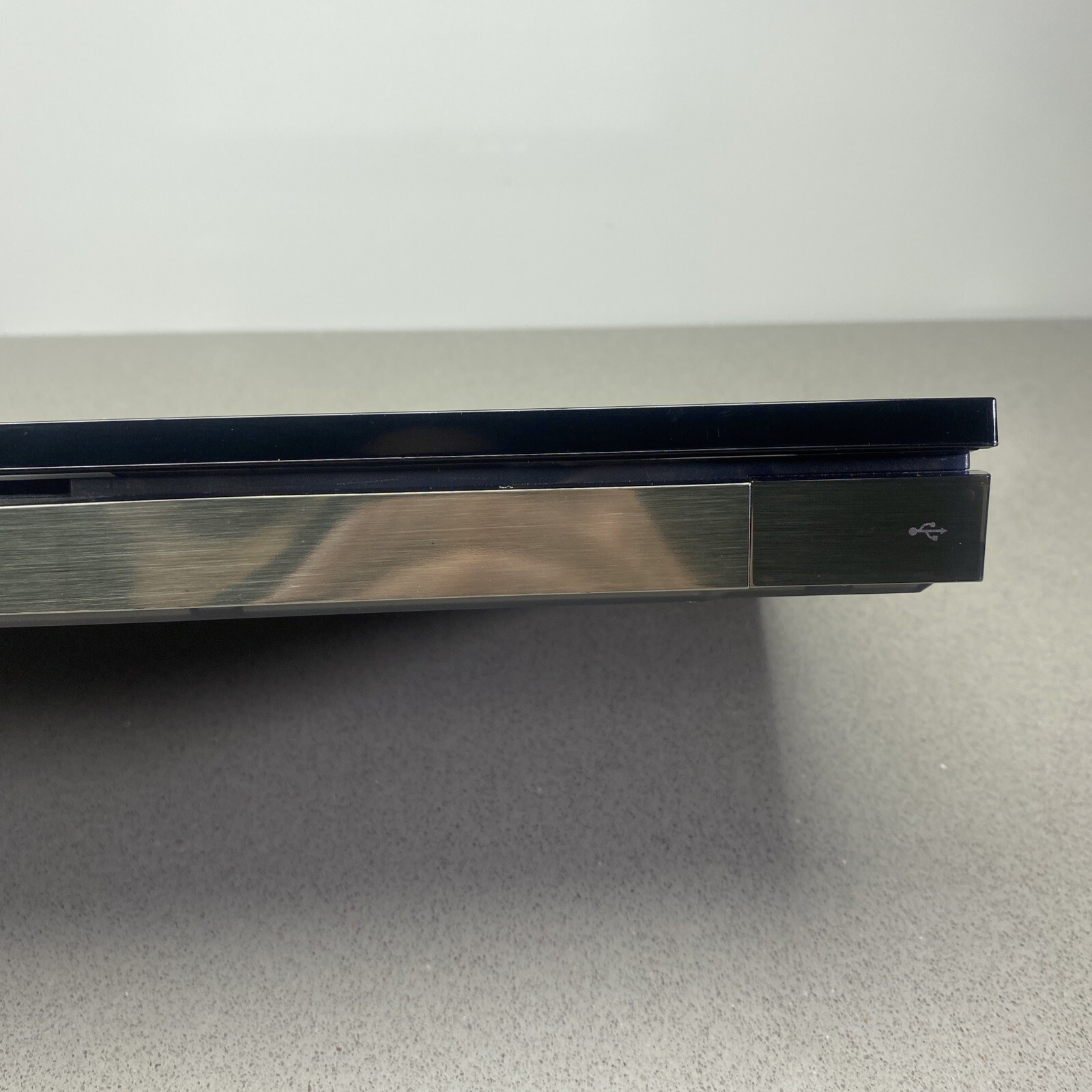 Samsung BDD6500 3D BluRay Player /New HDMI Cord/New Remote. Tested