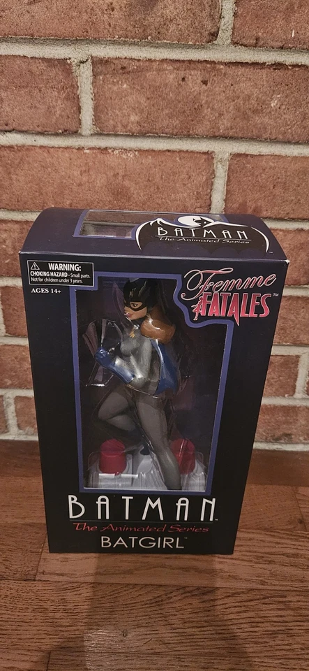 Batman La Serie Animada BATGIRL Mujer Fatales PVC 2015 Foto 2 de 4
