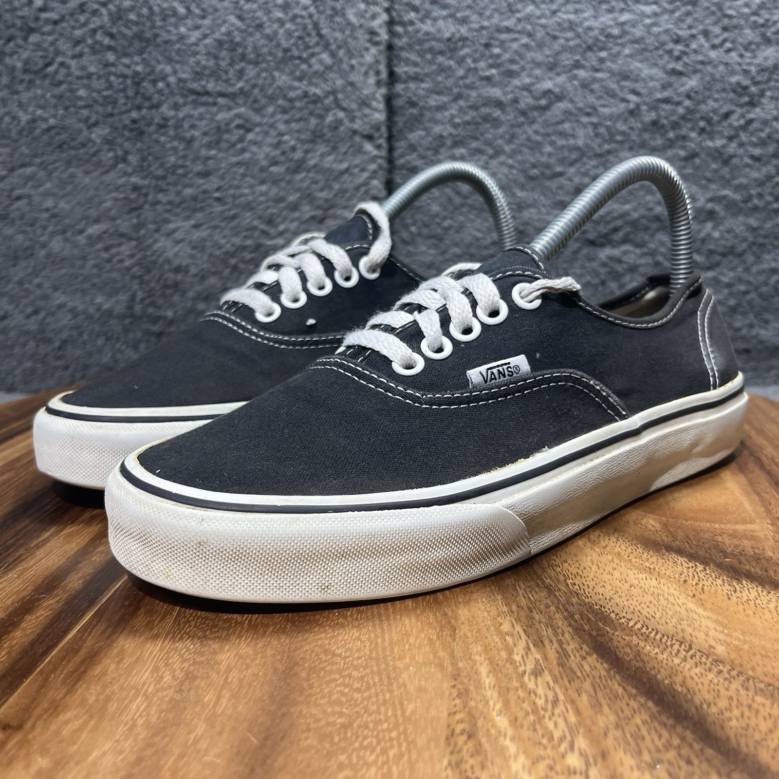 Vans Lace Up Black White Skate Shoes Mens Size 7 Women’s 8.5 Gum Sole TB4R thumbnail 6