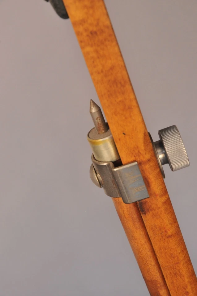 Tripé telescópico de madeira antigo Eastman Kodak Co. 55" - Imagem 4 de 4