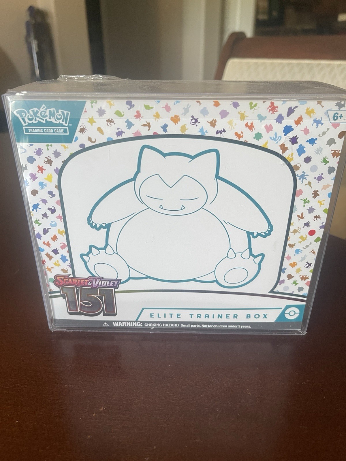 Pokemon Juego de Cartas Coleccionables Escarlata y Violeta 151 Elite Caja Entrenador Nuevo y Precintado con Estuche
