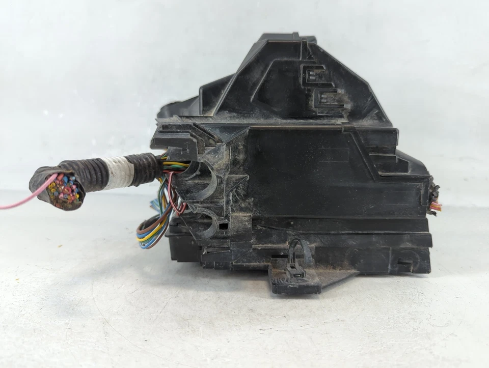 Nissan Versa 2013-2019 caja de fusibles caja de fusibles módulo de relé 284b7 1hr0c RL4TK Foto 2 de 4