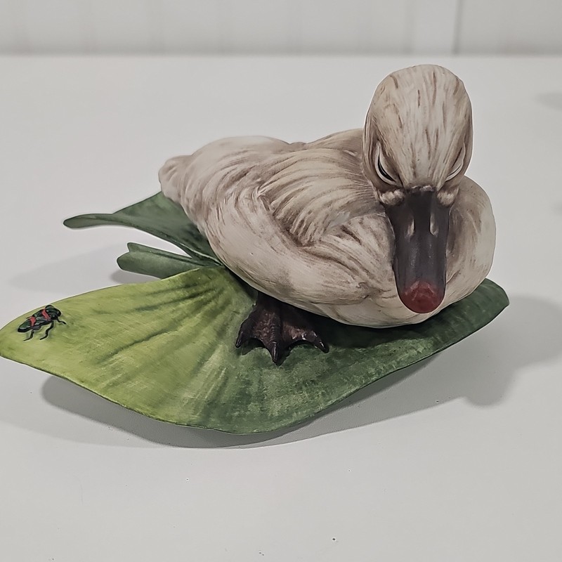 Boehm Porcelain Swan Figurine Cygnet Cygnus Olor 400-13 Handmade Sculpture