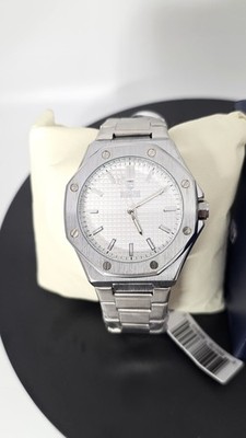 Montres Prestige Men s Silver Quartz Watch Octagonal Case Integrated Bracelet w/