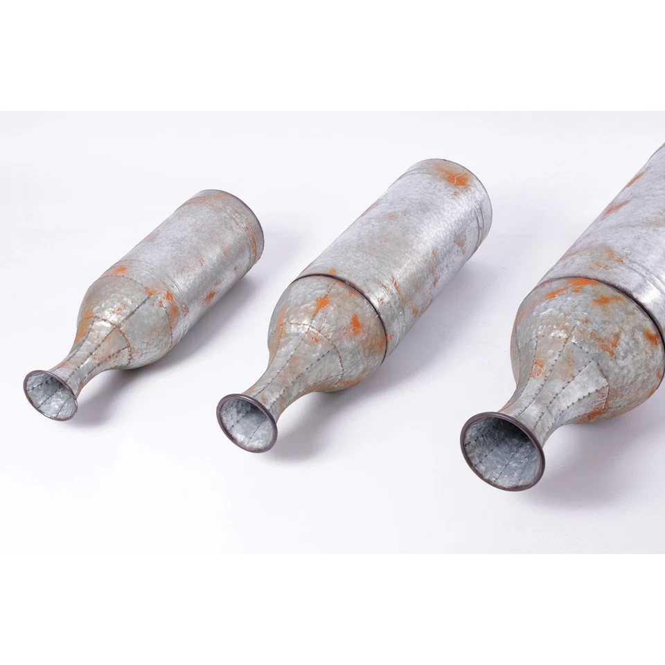 Jarrón de piso de metal galvanizado rústico The Gray Barn Farmhouse Foto 4 de 4