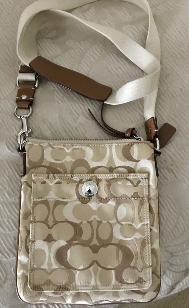 NWOT ~ COACH Signature Crossbody Swing Pack