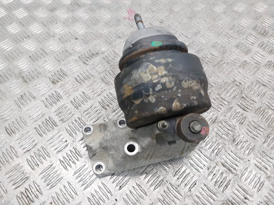 LEXUS LS460 MK4 XF40 4.6 PETROL ENGINE MOUNT SUPPORT BRACKET 2007 - Image 3 of 4