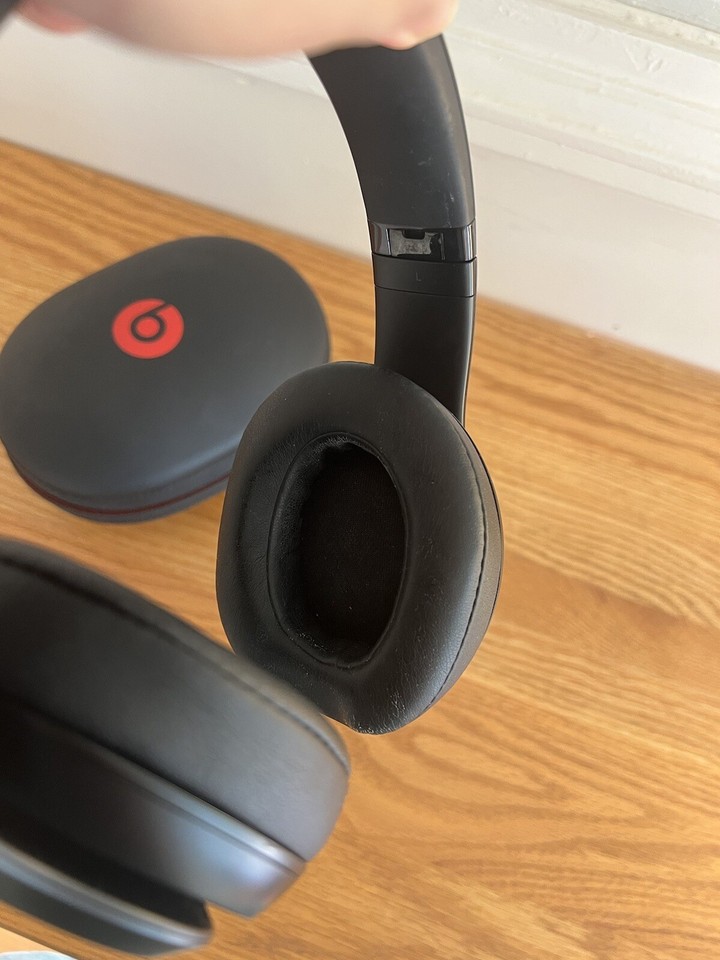 Beats by Dr. Dre Studio3 Over the Ear Wireless Headphones Black