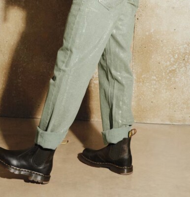 Dr Martens Chelsea Boots 2976 Slip Resistant Leather Crazy Horse