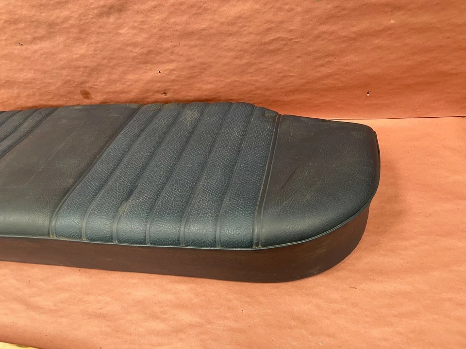 后底蓝色座椅梅赛德斯 280SE W108 W109 (1965 - 1973) — 第 3/4 张图片