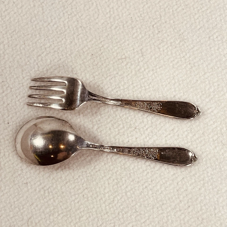 Cuchara y tenedor de bebé vintage Wm Rogers plateado 1934 patrón borgoña/champán Foto 3 de 4