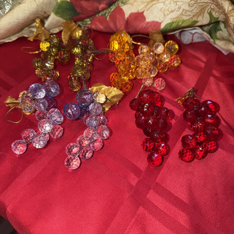 7 Vintage Faceted Clear Acrylic Grape Ornament Grape Cluster Christmas Tree Deco
