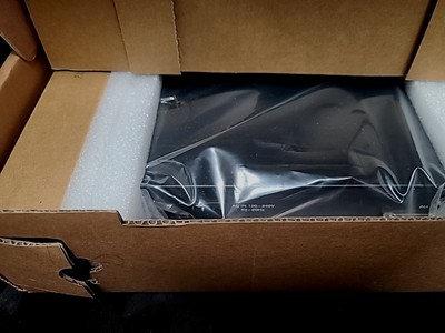 IBM Network Hub 08L2986 IBM Model 8242-008 8-Port Base Compact 