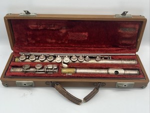 MTB-Vintage Bundy Selmer USA Silver Flute w/ Case Serial 564770 AS-IS
