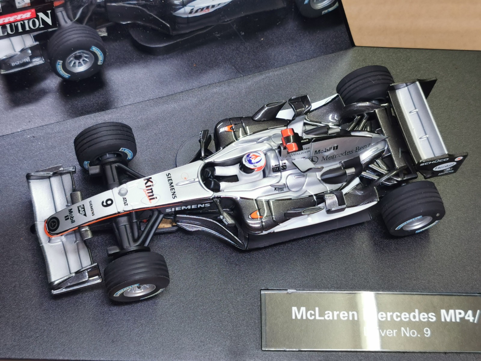 Carrera Evolution 27119 2006 McLaren-Mercedes MP 4/20 Driver Nº 9