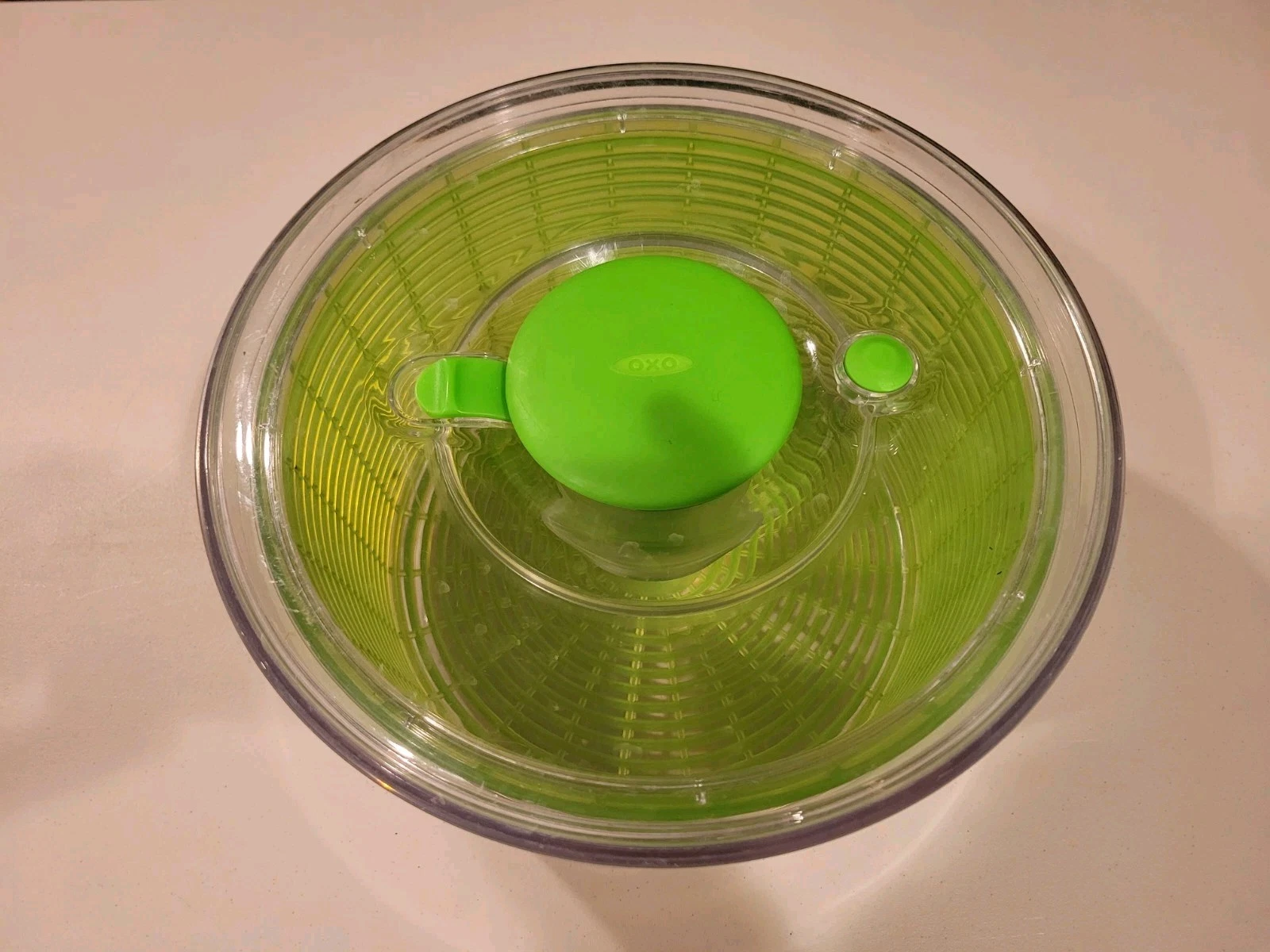 OXO - Used Green Salad Spinner & Stop Bowl Veggie Storage Kitchen Set (Complete)
Opens in a new wind