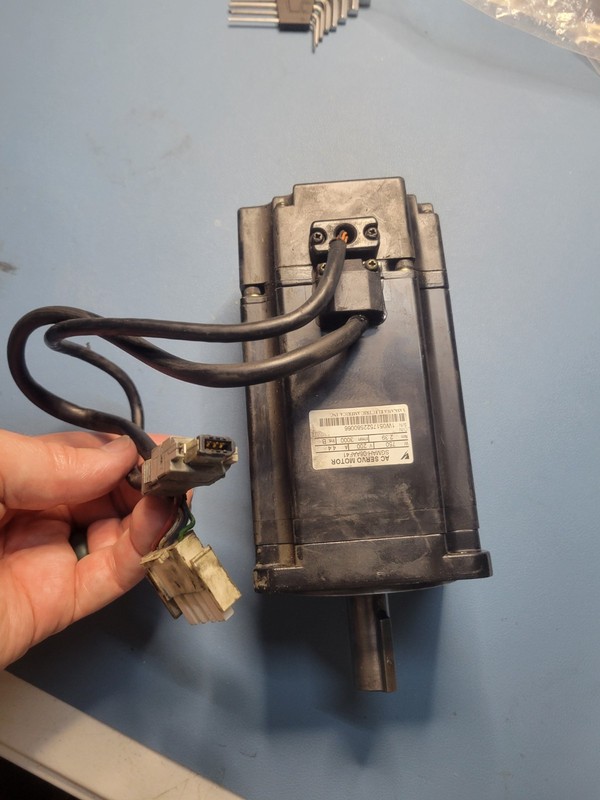 Yaskawa SGMAH-08AAF41 Servo Motor - Black