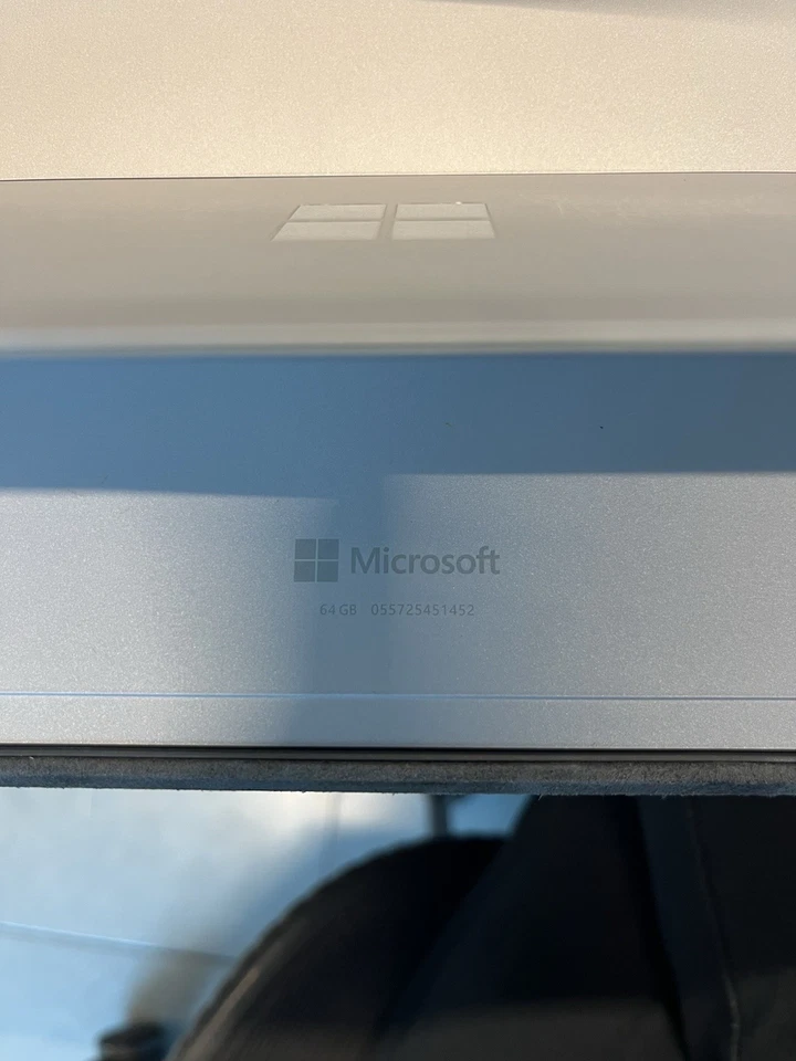 Microsoft Surface 3 Model 1645 2-in-1 Laptop/Tablet, Silver, 64GB - Image 3 of 4