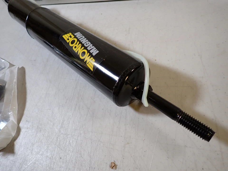 Monroe 65468 Shock Absorber for Isuzu FSR FVR Peterbuilt 382 - Image 3 of 4