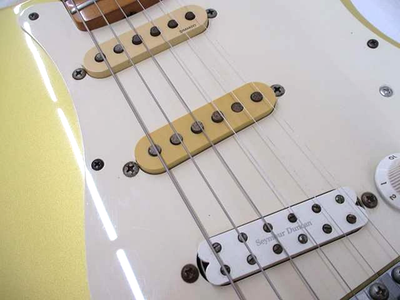 Fender Japan Yngwie Malmsteen Scallop Stratocaster Guitar ST57