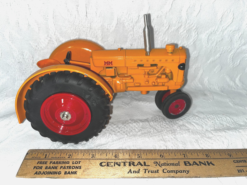 VINTAGE 1995 GREAT AMERICAN TOY SHOW MINNEAPOLIS MOLINE MM MODEL U TOY TRACTOR