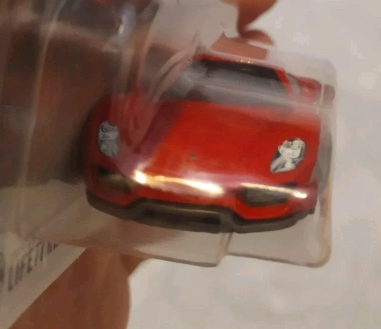 Matchbox 2025 Porsche 918 Spyder Rossa 1:64 - Immagine 2 di 4