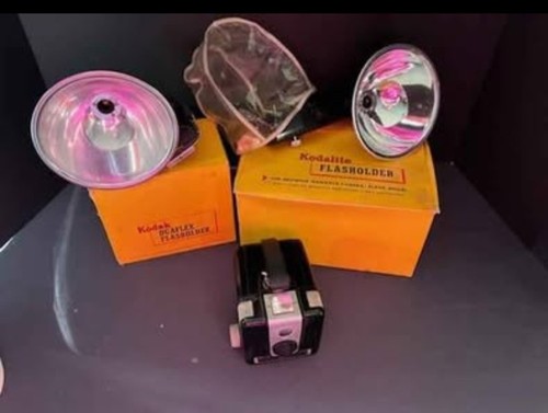 Kodak Brownie Hawkeye Camera Flash Model Film Vtg 1950’s W/ 2 Flash ...