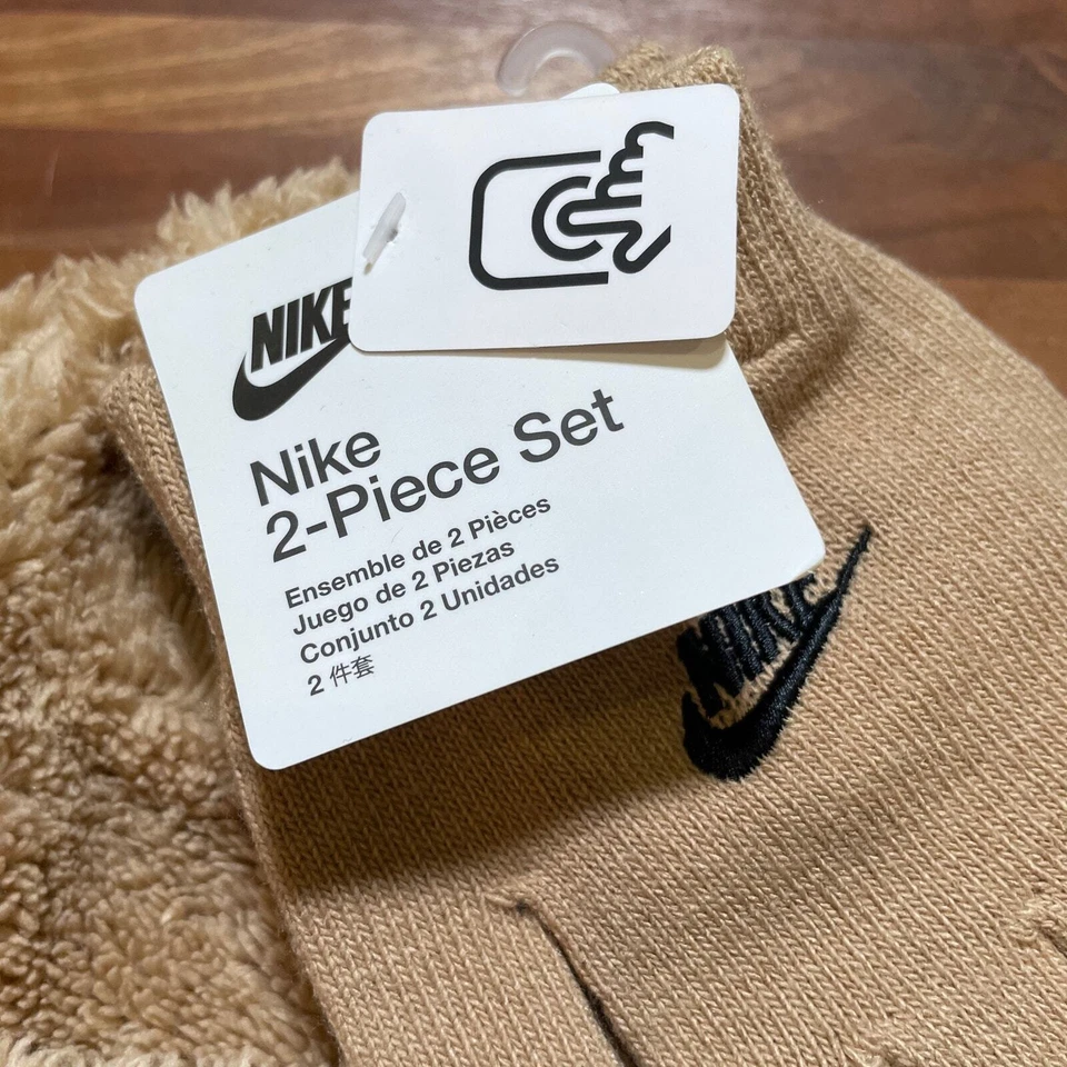 Conjunto de gorro y guantes Nike Cozy Peak color tostado talla única  Foto 2 de 4