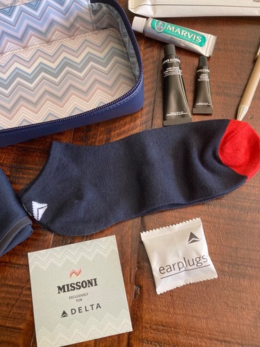 Delta One MISSONI Amenity Kit Navy Blue Brand New - Picture 6 of 9