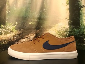 tan nike skate shoes