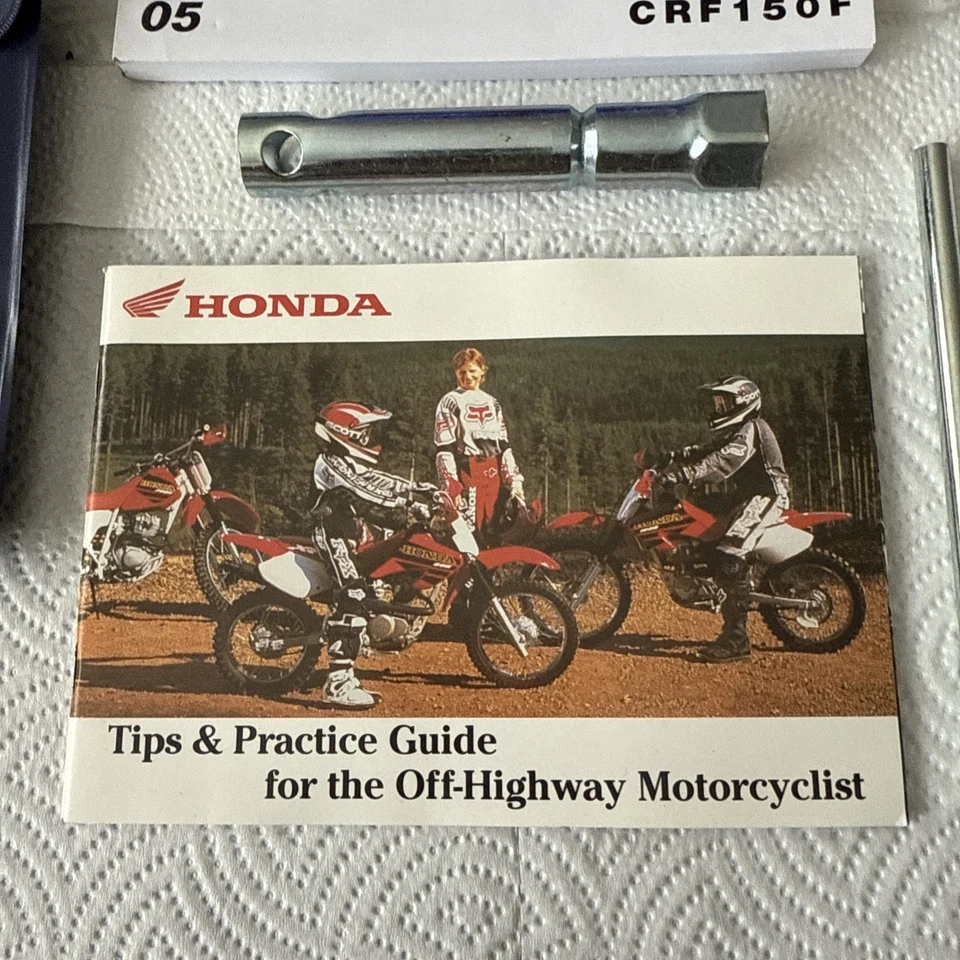 Заводской ручной ключ/свеча зажигания для владельцев Honda 2005 CRF150F 31KPT620 - Изображение 3 из 4