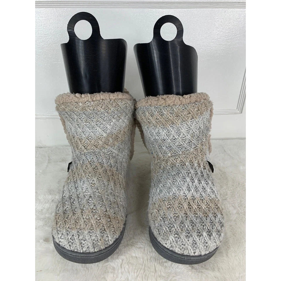 Chinelos femininos Muk Luks bota curta tamanho G (9-10) malha aconchegante forrado falso shearling - Imagem 2 de 4