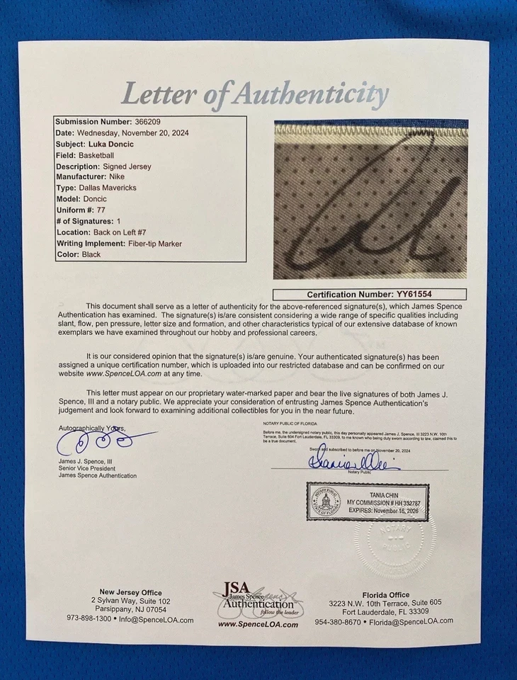 DALLAS MAVERICKS- LUKA DONCIC AUTOGRAPH #77 NIKE SWINGMAN JERSEY JSA YY61554 - Image 3 of 4