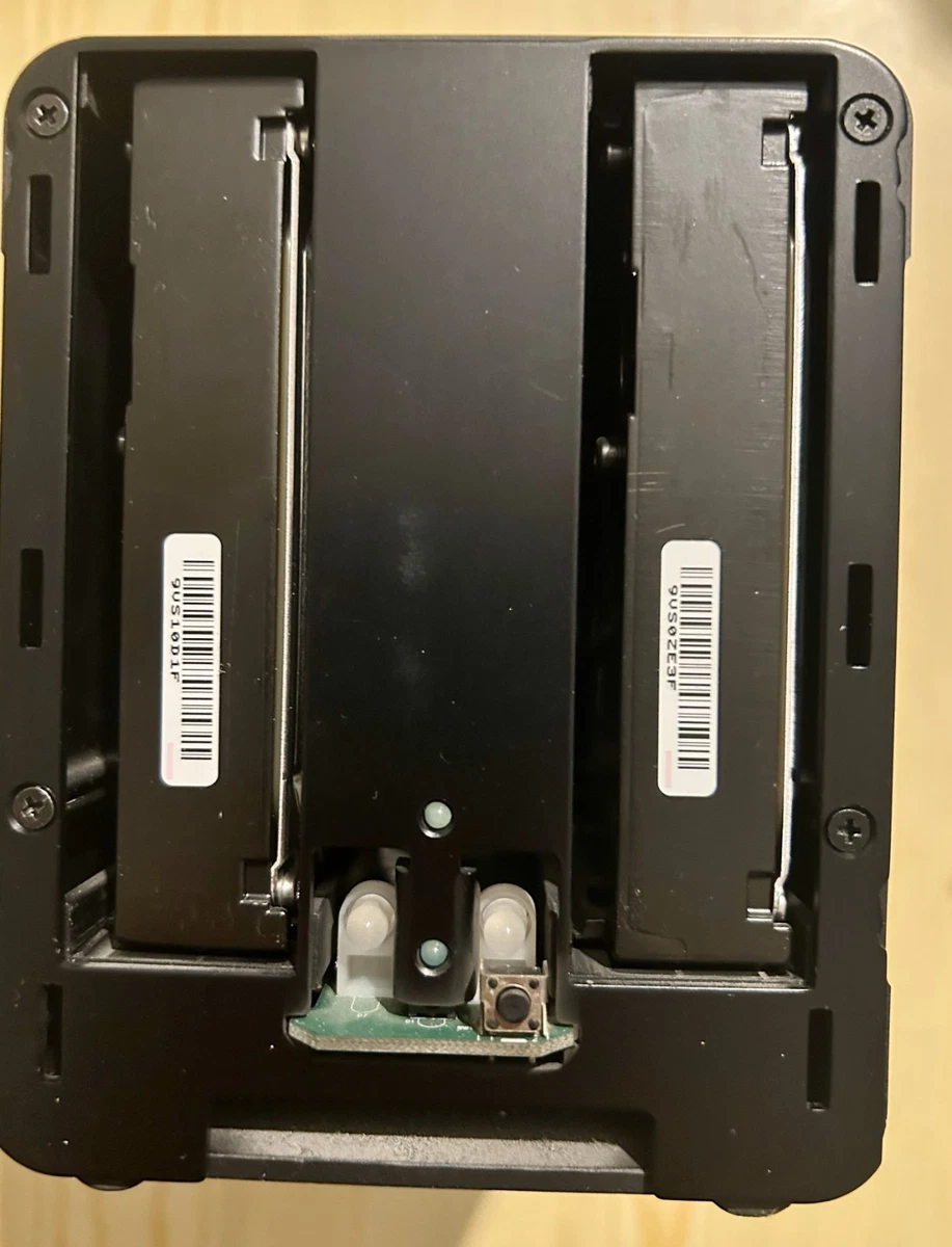 Sistema hard disk di rete D-Link mod DNS-323