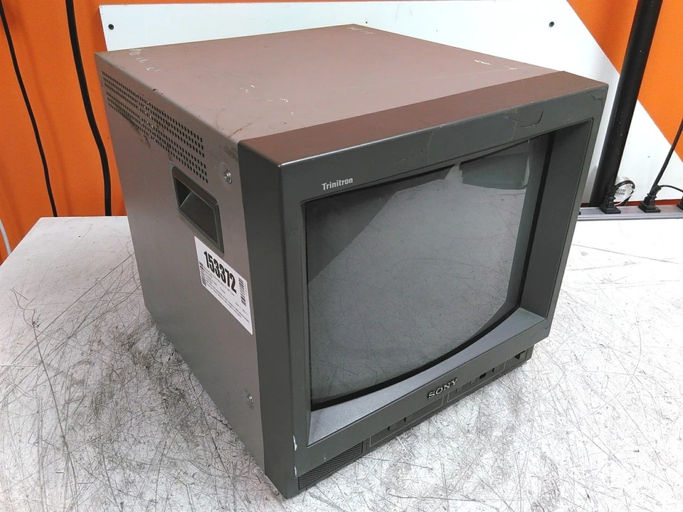 Distorted Color Sony Trinitron PVM-14N1U 14" CRT Monitor Broken Bezel AS-IS - Image 2 of 4